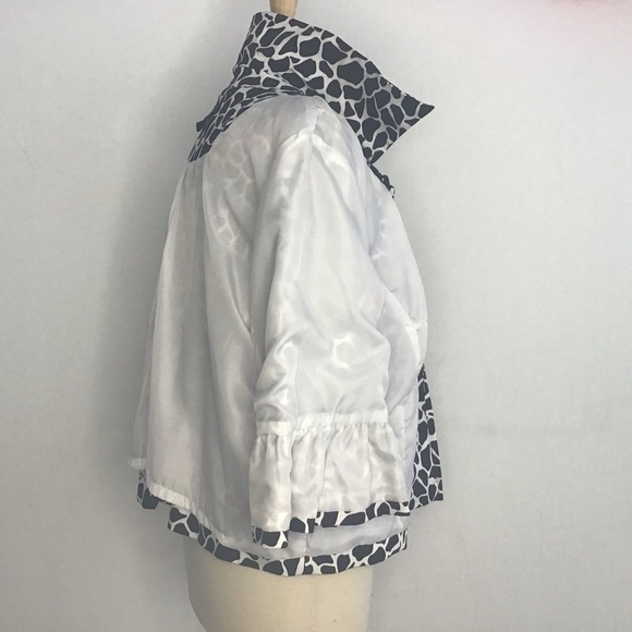 Sandro Sportswear Black/white giraffe print bell sleeve crop, swing Jacket 1X. - Picture 10 of 13